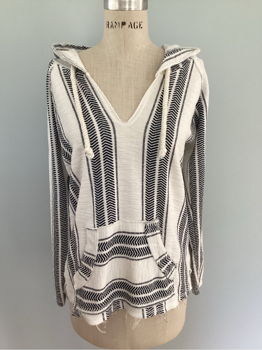 Ocean Drive Distressed White Knit Hoodie with Chevron Stripes Size Small